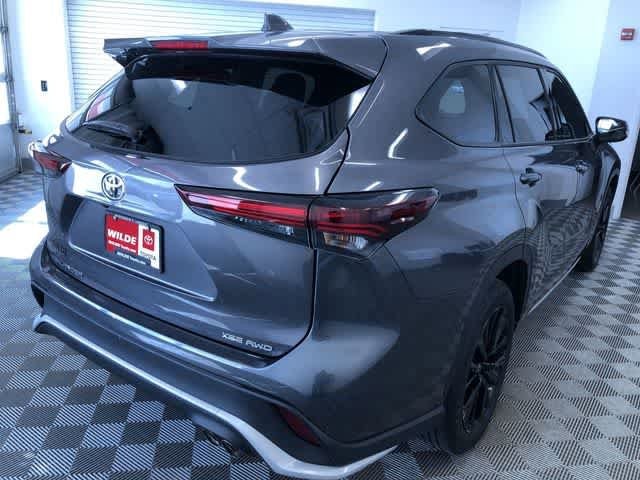 Thumbnail: 2025 Toyota Highlander - 36