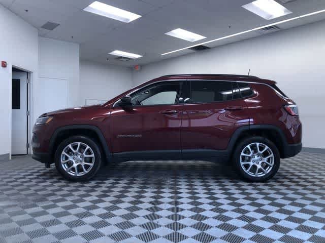 Thumbnail: 2022 Jeep Compass - 12