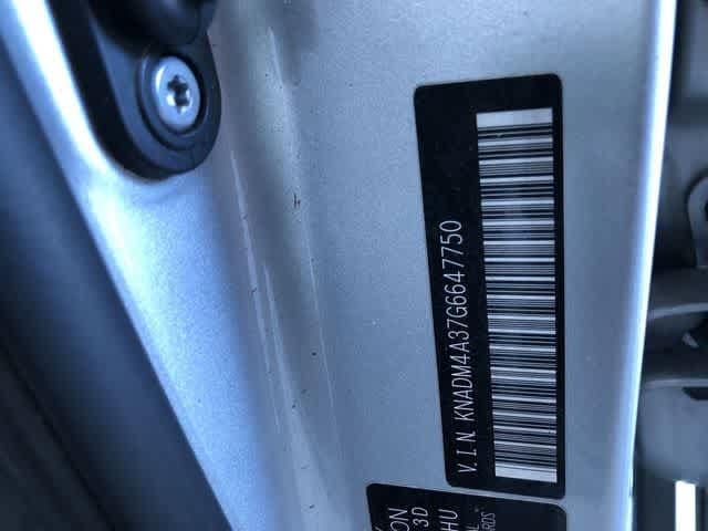 Thumbnail: 2016 Kia Rio - 30