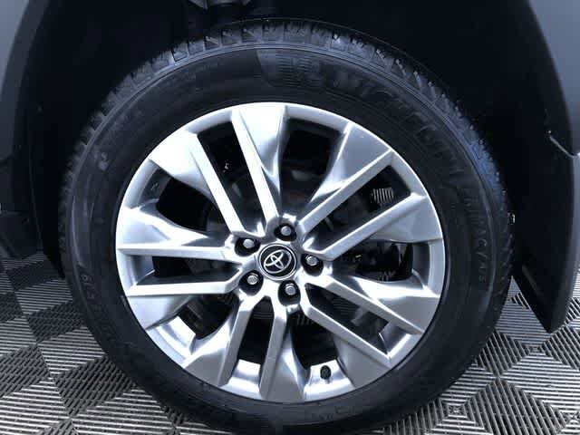 Thumbnail: 2022 Toyota RAV4 - 16