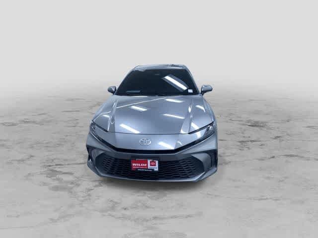 2025 Toyota Camry SE photo 4