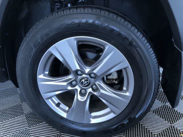Thumbnail: 2022 Toyota RAV4 - 31