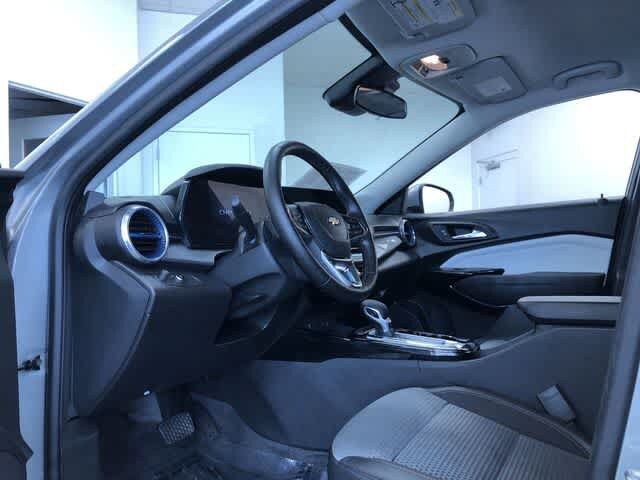 Thumbnail: 2025 Chevrolet Trax - 11