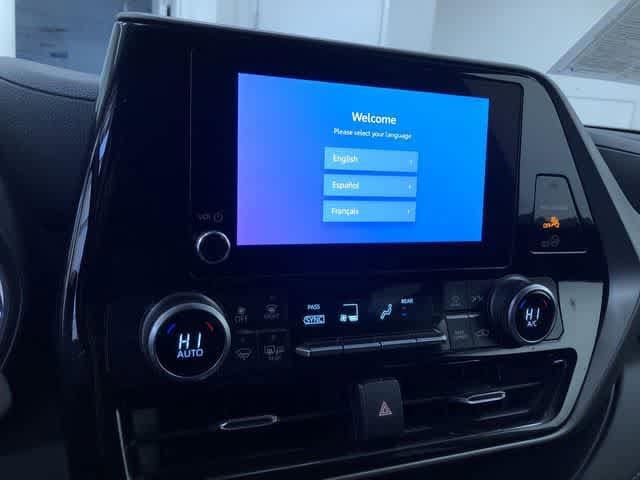 Thumbnail: 2023 Toyota Highlander - 27