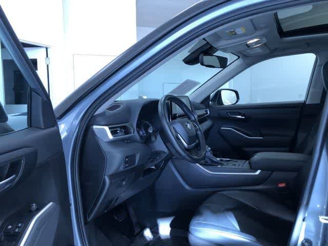 Thumbnail: 2022 Toyota Highlander - 10