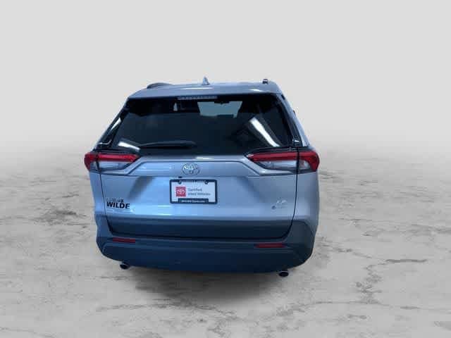 2025 Toyota RAV4 LE - Photo 8