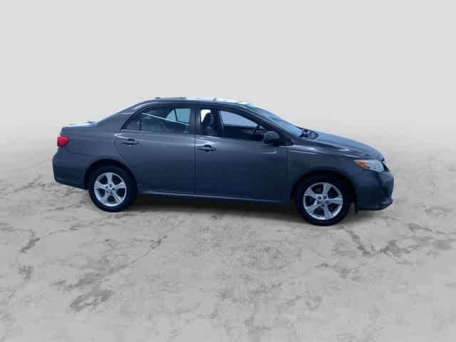 Thumbnail: 2013 Toyota Corolla - 2