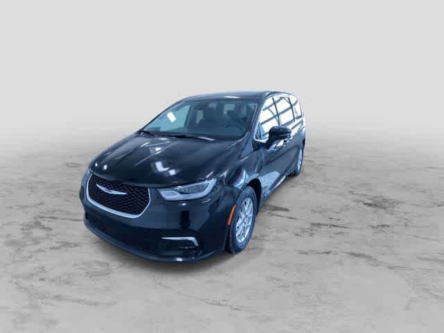 Thumbnail: 2024 Chrysler Pacifica - 6