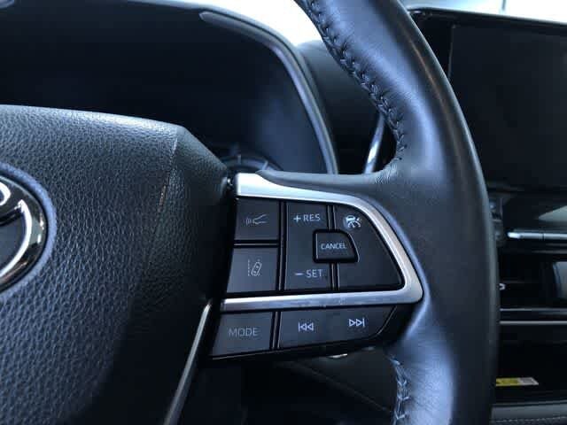 Thumbnail: 2023 Toyota Highlander - 28