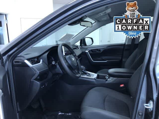 2024 Toyota RAV4 LE photo 2