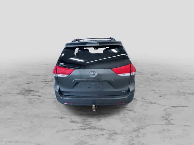 Thumbnail: 2012 Toyota Sienna - 8
