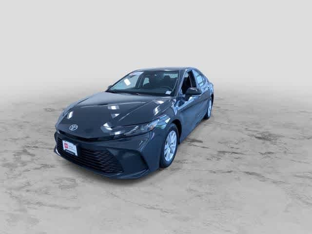 2026 Toyota Camry LE - Photo 6