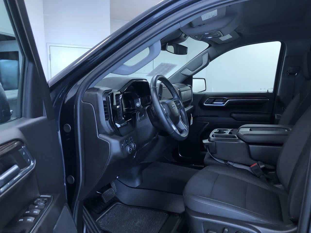 Thumbnail: 2024 Chevrolet Silverado 1500 - 2