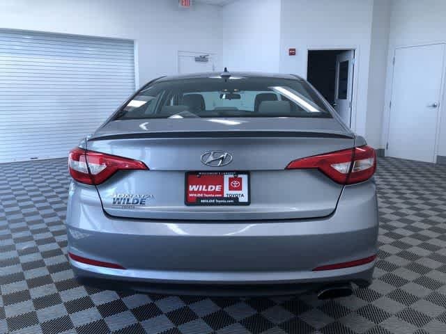 Thumbnail: 2016 Hyundai Sonata - 14