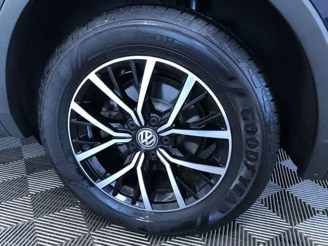 Thumbnail: 2021 Volkswagen Tiguan - 17