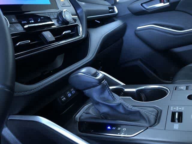 Thumbnail: 2025 Toyota Highlander - 32