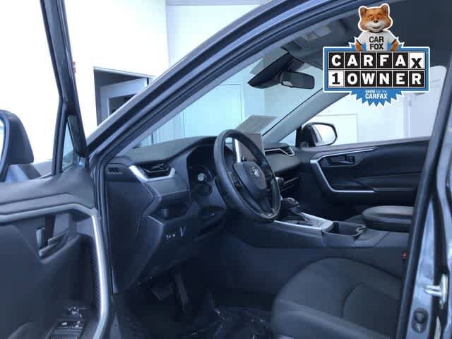 2024 Toyota RAV4 LE photo 2