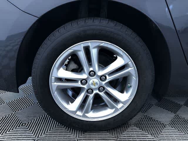 Thumbnail: 2017 Chevrolet Cruze - 17