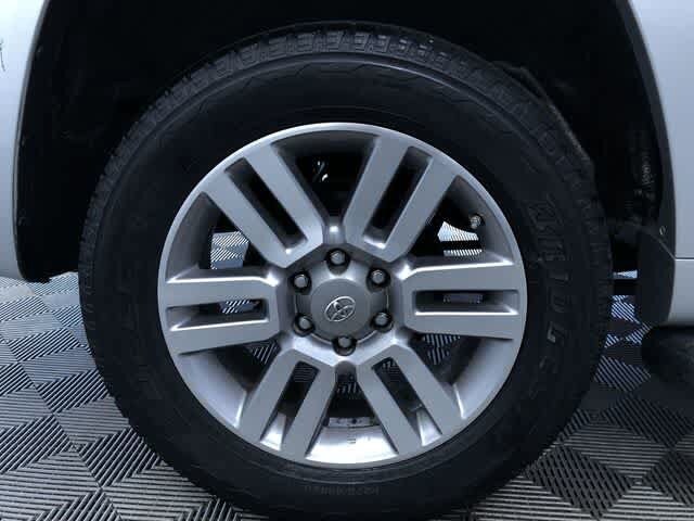 Thumbnail: 2011 Toyota 4Runner - 17
