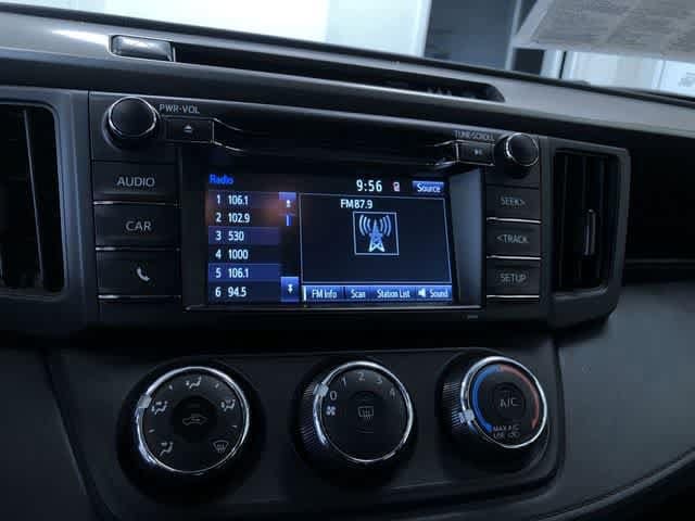 Thumbnail: 2018 Toyota RAV4 - 21