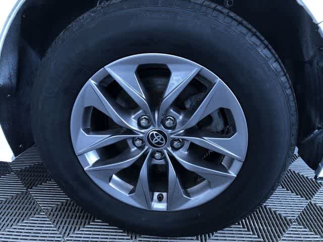 Thumbnail: 2023 Toyota Sienna - 16