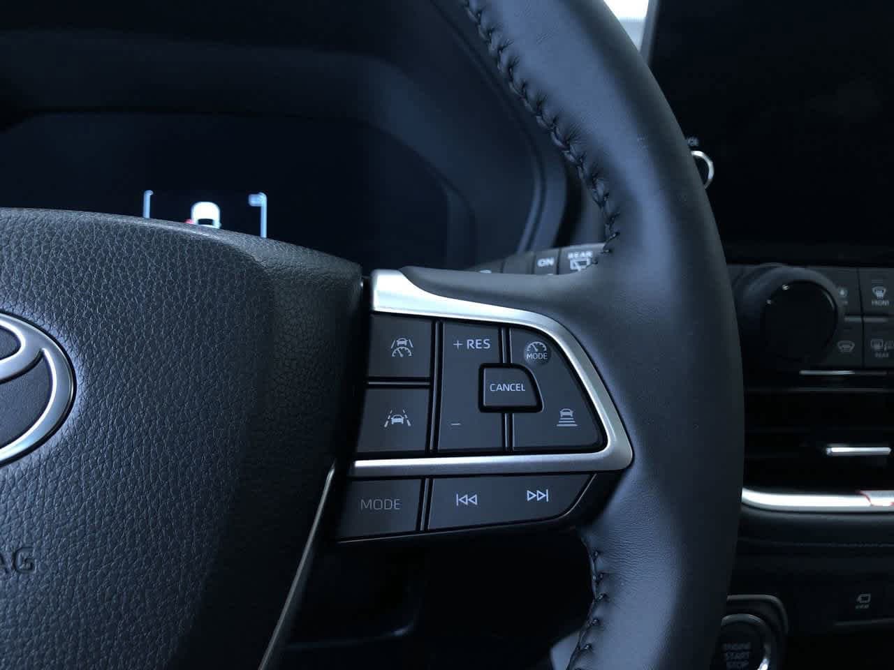 Thumbnail: 2025 Toyota Grand Highlander - 27