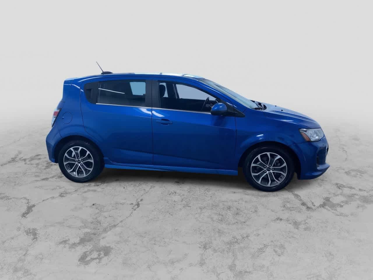Thumbnail: 2019 Chevrolet Sonic - 3