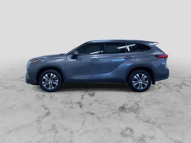 Thumbnail: 2022 Toyota Highlander - 6