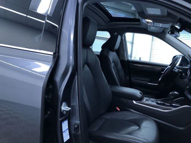 Thumbnail: 2020 Toyota Highlander - 24