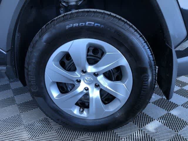 Thumbnail: 2022 Toyota RAV4 - 16