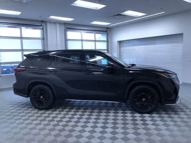 Thumbnail: 2025 Toyota Highlander - 34