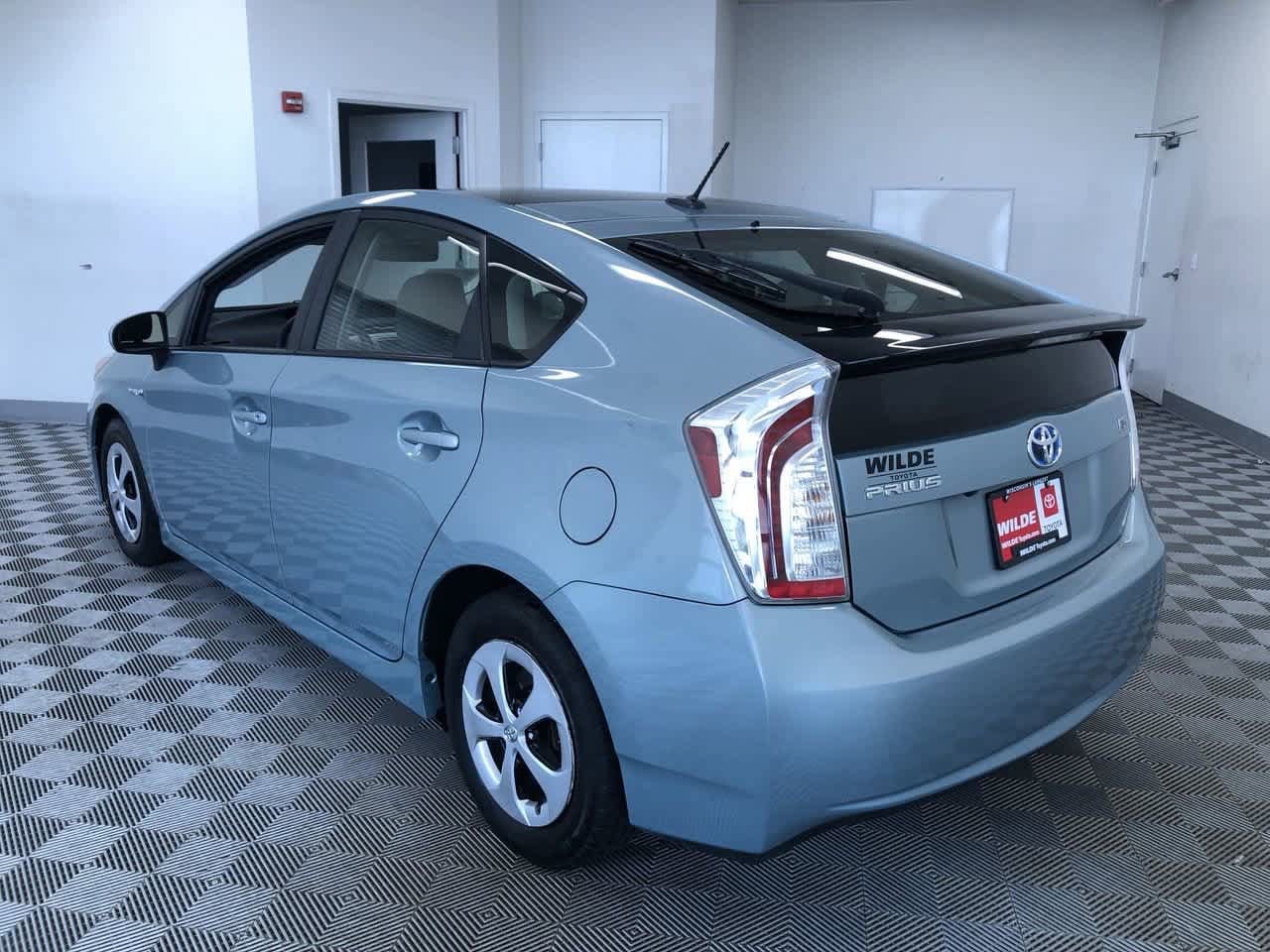 Thumbnail: 2013 Toyota Prius - 12