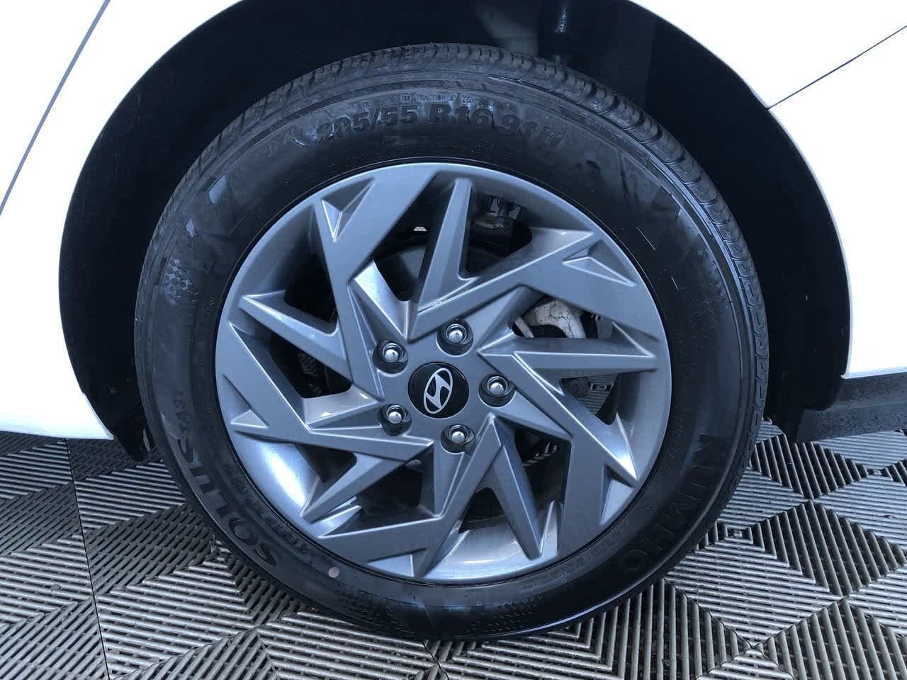 2024 Hyundai Elantra SEL 16