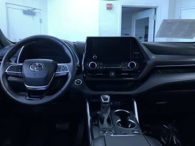 Thumbnail: 2025 Toyota Highlander - 9