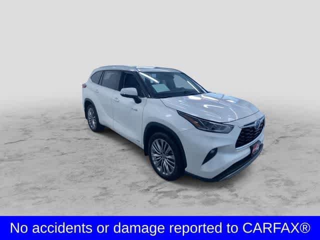 Thumbnail: 2021 Toyota Highlander - 3