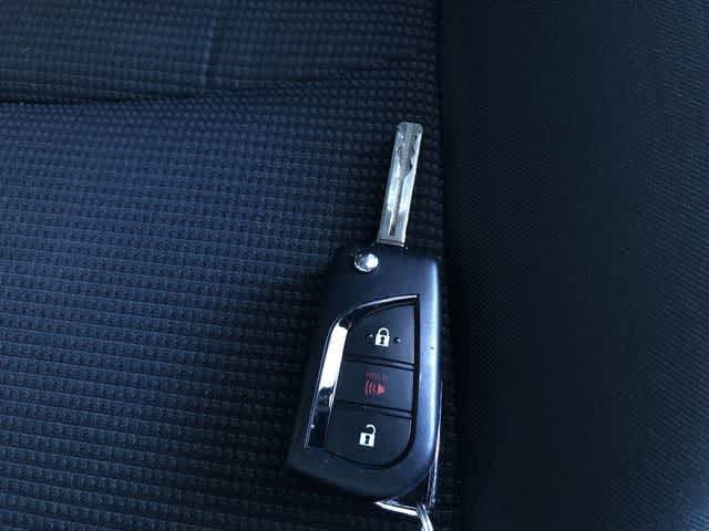 Thumbnail: 2025 Toyota RAV4 - 32