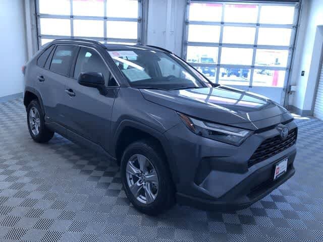 2025 Toyota RAV4 LE - Photo 36