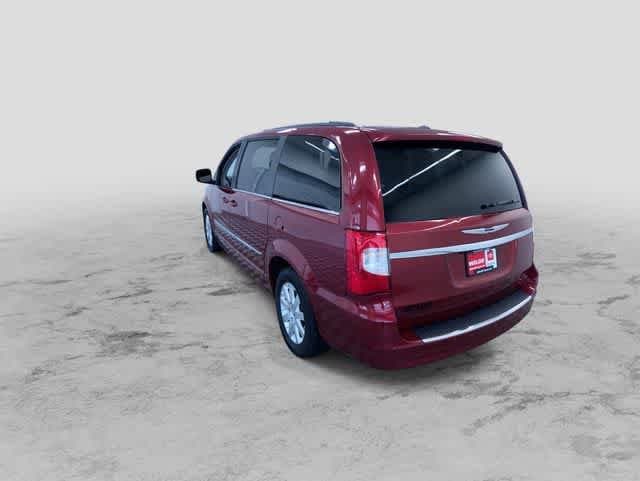 Thumbnail: 2015 Chrysler Town & Country - 8