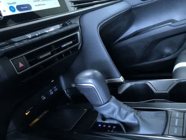 Thumbnail: 2025 Toyota Camry - 22