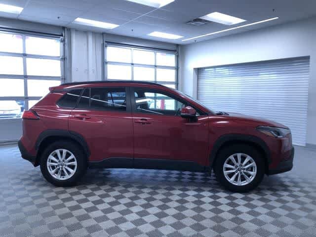 Thumbnail: 2022 Toyota Corolla Cross - 37