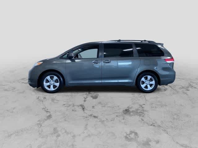Thumbnail: 2012 Toyota Sienna - 6