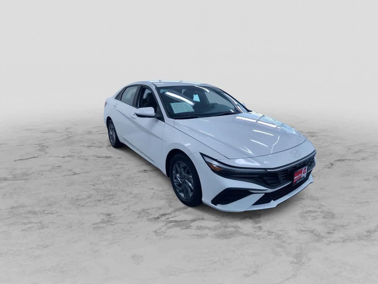 2024 Hyundai Elantra SEL 3