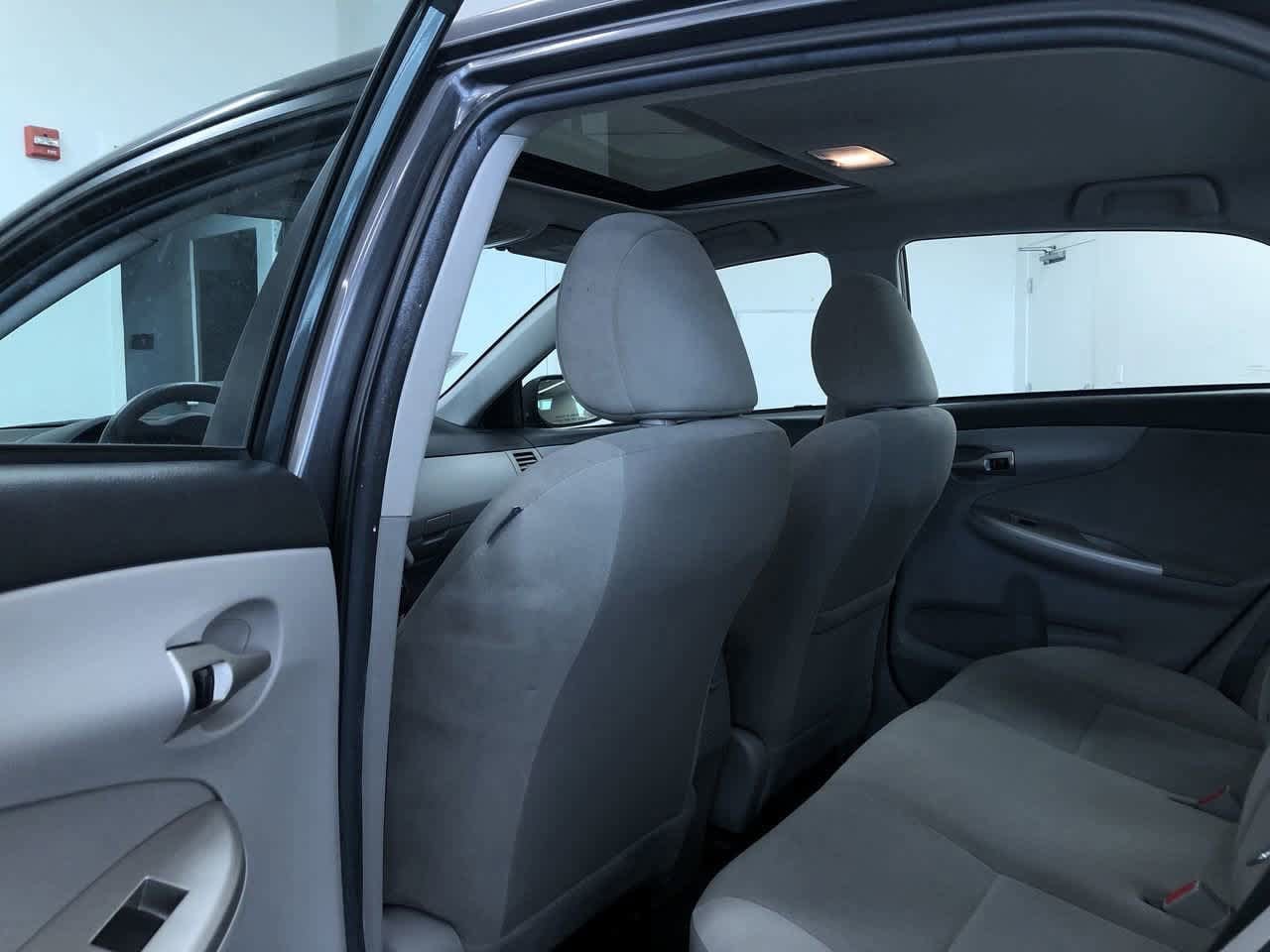 Thumbnail: 2013 Toyota Corolla - 19