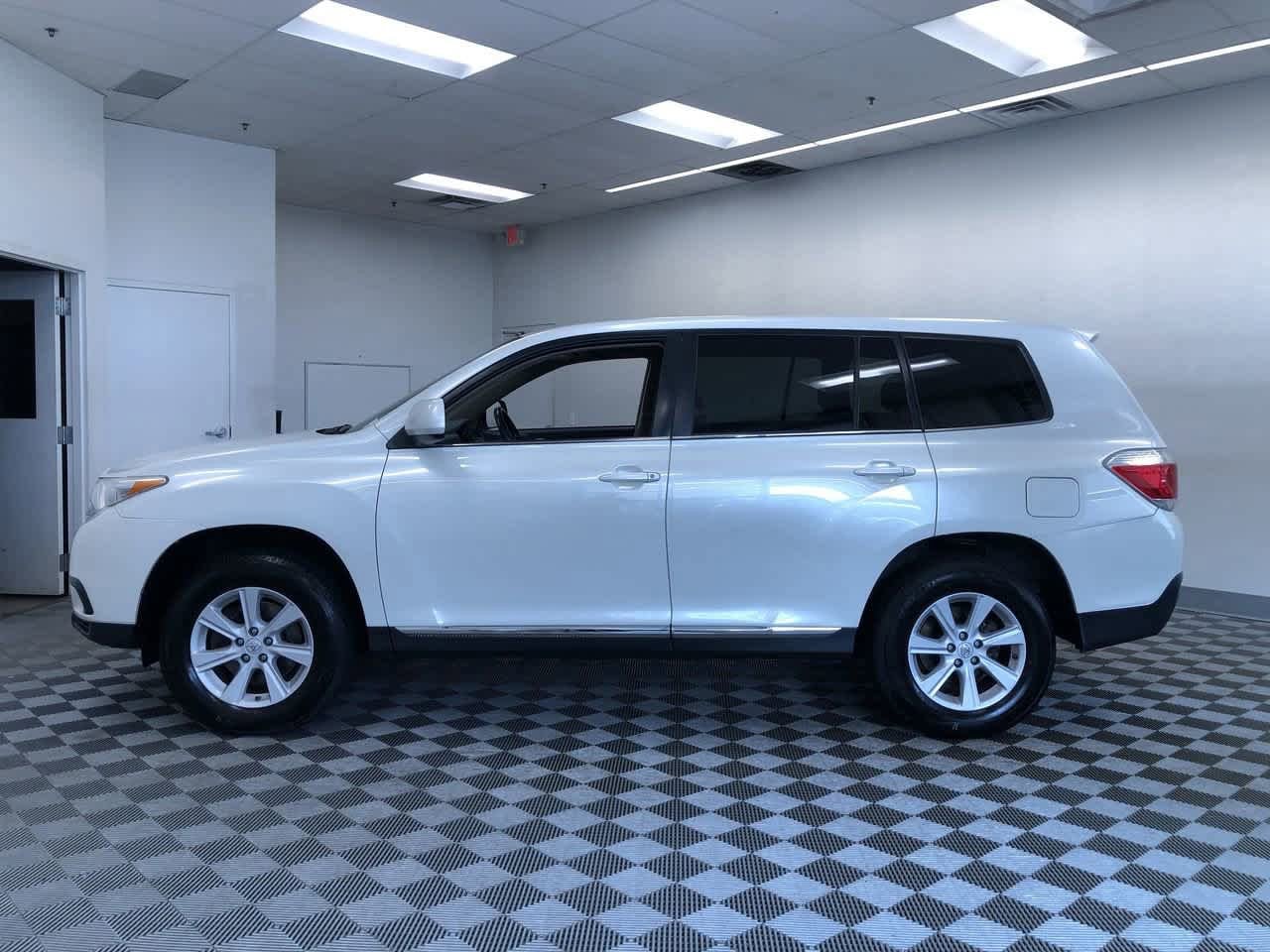 Thumbnail: 2013 Toyota Highlander - 11
