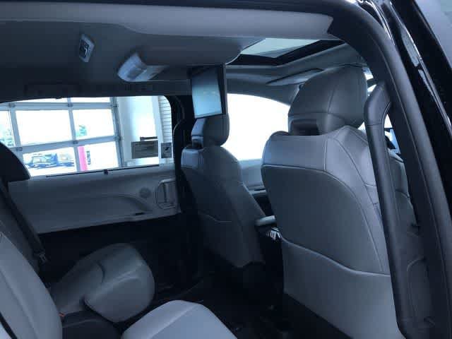 Thumbnail: 2026 Toyota Sienna - 23