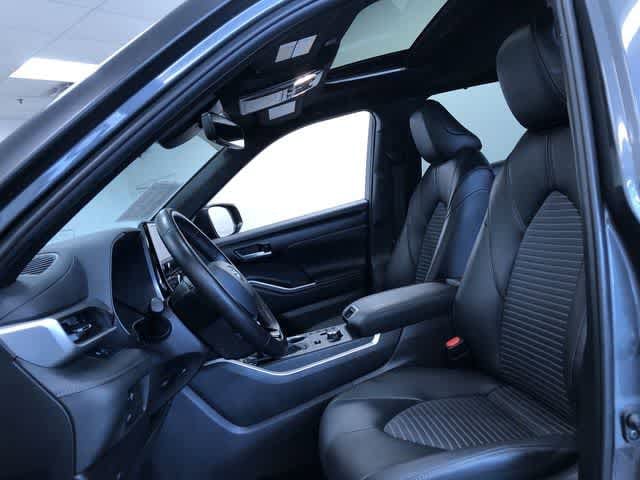 Thumbnail: 2025 Toyota Highlander - 18