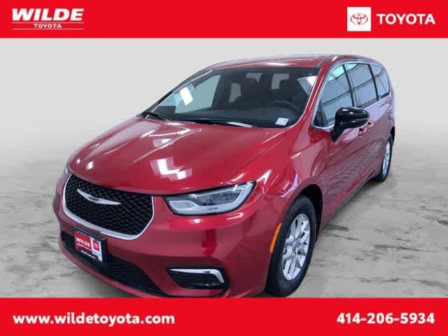 Thumbnail: 2025 Chrysler Pacifica - 1