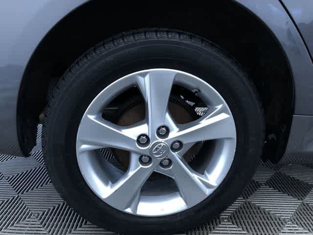 Thumbnail: 2013 Toyota Corolla - 17