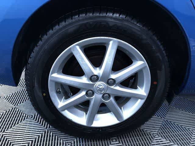 Thumbnail: 2012 Toyota Prius c - 18