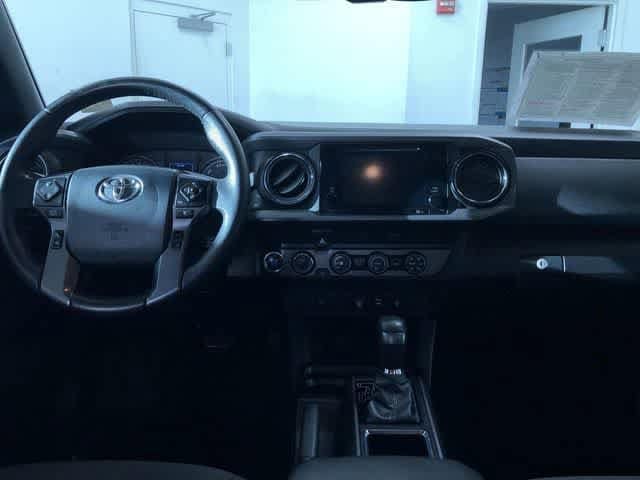 Thumbnail: 2019 Toyota Tacoma - 12